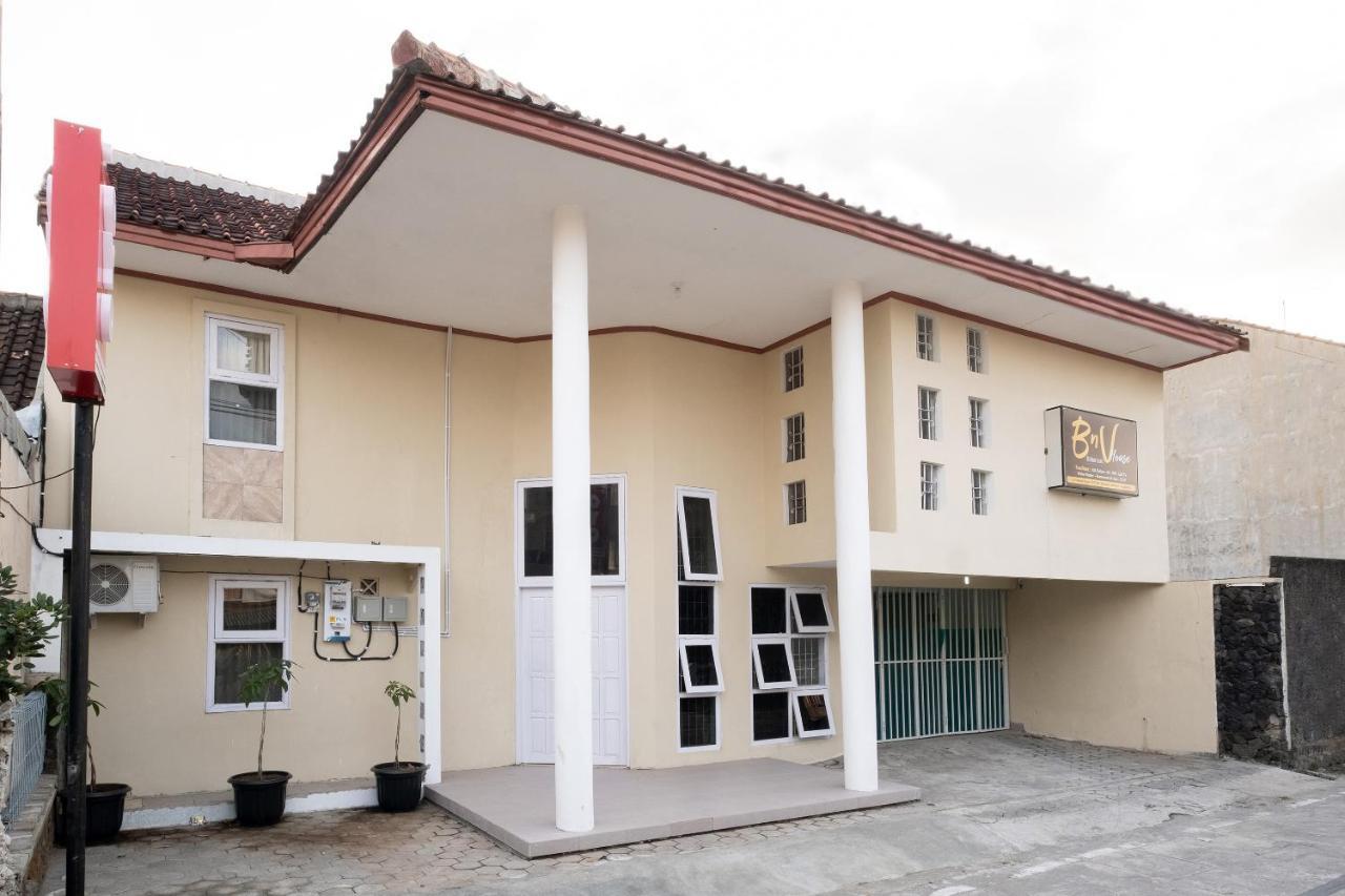 โอโย 2173 Bnv เฮาส์ บาบาร์ซารี Hotel Maguwo ภายนอก รูปภาพ